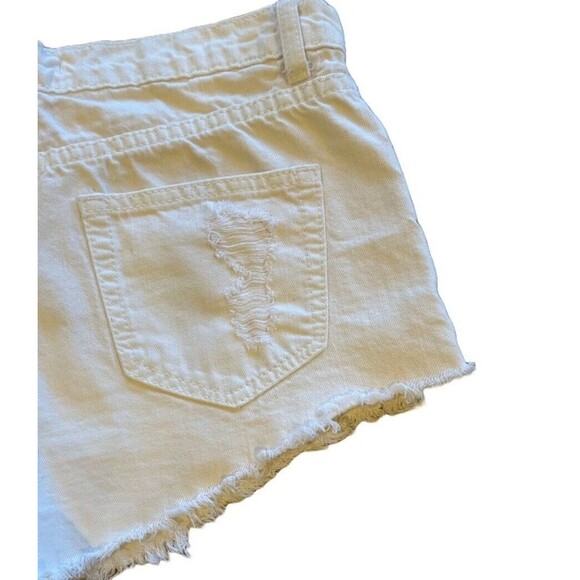 Forever 21 Women's 27 4 Distressed White Jean Shorts Holes Fringe Crochet Flower - Picture 4 of 5